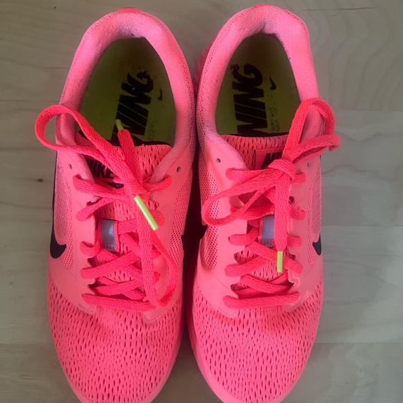 Nike running shoes - Picture 4 of 5